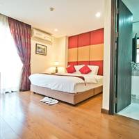 Deluxe Two-Bedroom Apartment