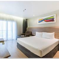 Deluxe room (Street Side)