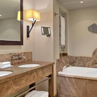 Premium Deluxe room, Guest room, 1 King, Prague Castle view