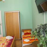 Two-Bedroom Apartment (5 Adults)