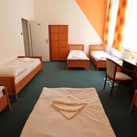 6-Bed Mixed Dormitory Room