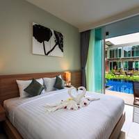 Deluxe Double or Twin Room with Pool Access