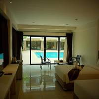 Deluxe Double or Twin Room with Pool Access
