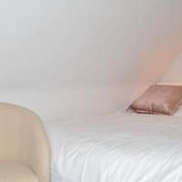 Single Room with Shared Bathroom