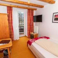 Single Room with Mountain View