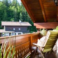 Apartment with Balcony and Forest View 
