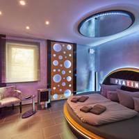 Suite with Hot Tub