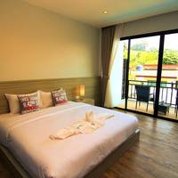 Superior Double Room with Pool View
