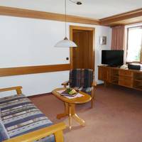 One-Bedroom Apartment with Balcony - Himmeleck