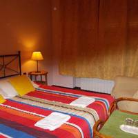 Large Single Room with Shared Bathroom