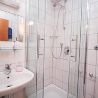 Twin Room Comfort with Shower