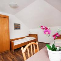 Economy Twin Room with Shared Bathroom