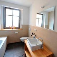 One-Bedroom Apartment - Kaminfeuer