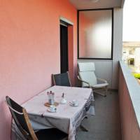 One-Bedroom Apartment with Balcony