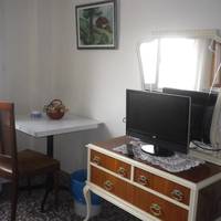 Single Room with Shared Bathroom