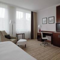 Larger Executive Room, Executive lounge access, 1 King