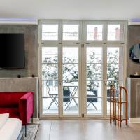 Junior Suite with Living/ Dining Area and Kitchen