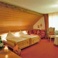 Family Room (2 Adults + 2 Children)