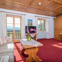 Superior One-Bedroom Apartment with Mountain View