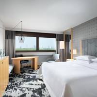 Club Room with Lounge Access