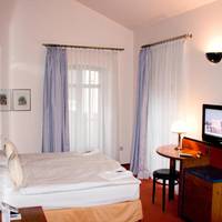 Standard Double Room with Two Single Beds