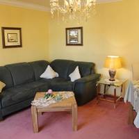 Superior One-Bedroom Apartment