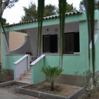 One-Bedroom Bungalow with Patio
