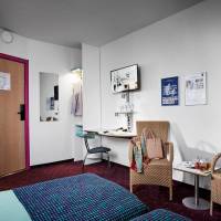 Captain Room