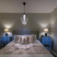 Honeymoon Suite