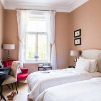 Superior Twin Room with Courtyard View