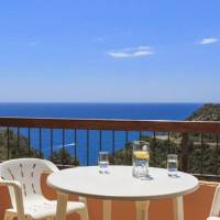 One-Bedroom Apartment with Sea View