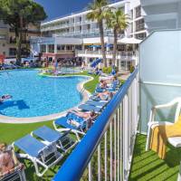 Twin Room with Balcony and Pool View