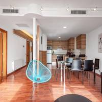 Second Apartment Three-bedroom with Sea View and Balcony