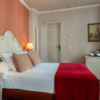 Double Room - Essence