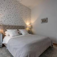 Three-Bedroom Deluxe Apartment with patio, Calle Hernando Colon 9