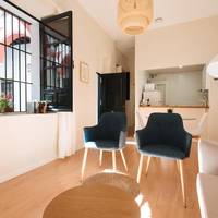 One-Bedroom Apartment with Courtyard View 