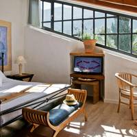 Family Suite (2 Adults + 2 Children)
