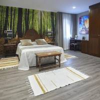Family Room (2 Adults + 2 Children)