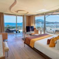 Corner Suite with Large Terrace, Sea View & SPA access - Cloud 9 