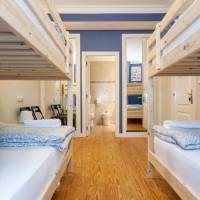 Quadruple Room with Private Bathroom