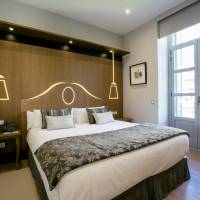 Three-Bedroom Apartment with Balcony