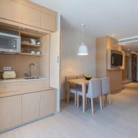 Family Studio (2 Adults + 2 Children)