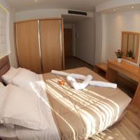 Deluxe Triple Room with Sea View
