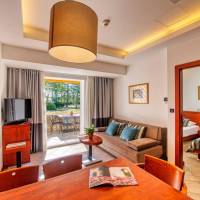 Comfort Two-Bedroom Apartment (5 Adults)