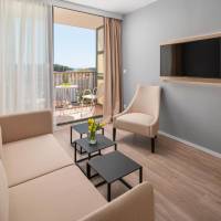 Junior Suite with Balcony and Partial Sea View 