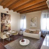 One-Bedroom Apartment - Shakespear House - Via Dietro Filippini 2