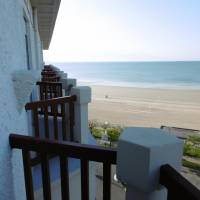 Classic Double/Twin Room with Side Sea View