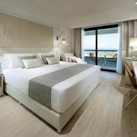 Deluxe Room with Sea View