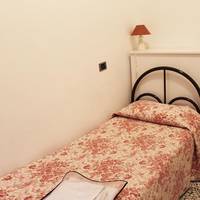 Single Room with Shared Bathroom