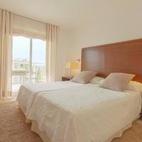 Deluxe One-Bedroom Apartment with Sea View